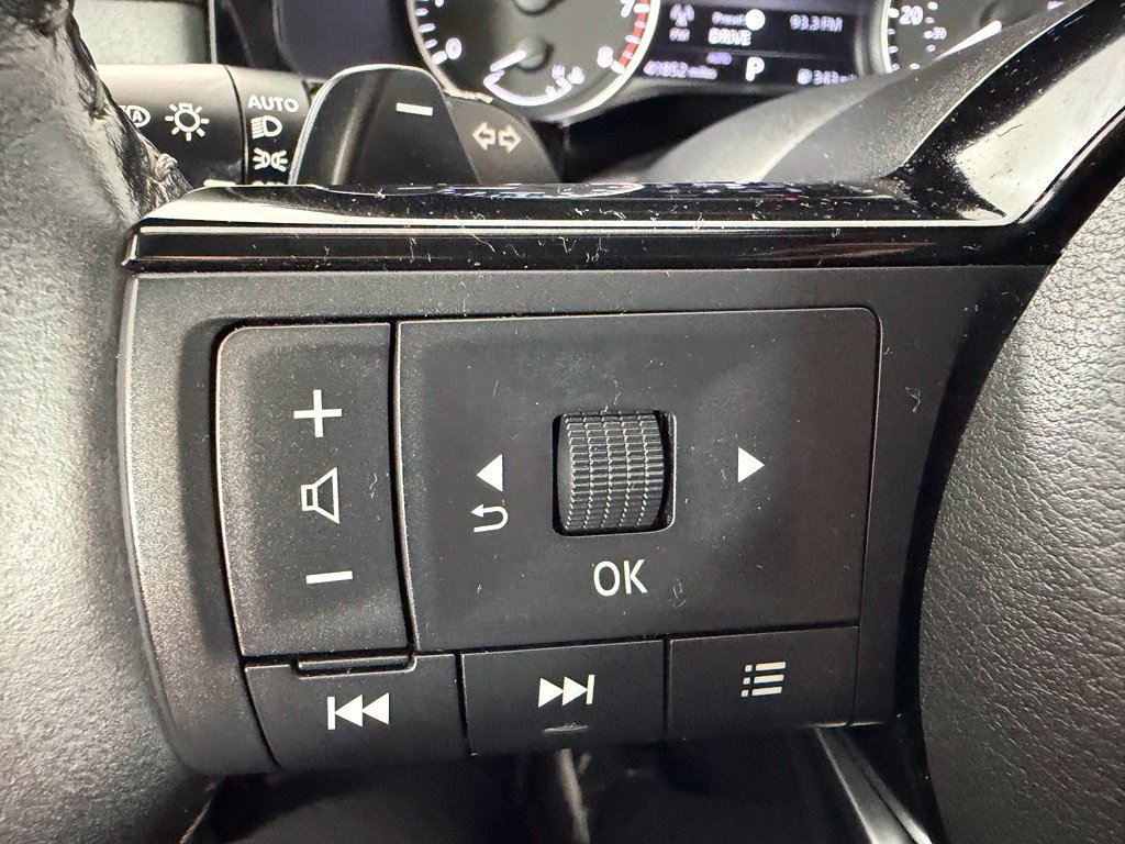 Used 2022 Nissan Pathfinder SL AWD/4WD image 31