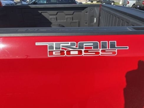 Used 2021 Chevrolet Silverado 1500 LT Trail Boss w/ Bed Protection Package image 18
