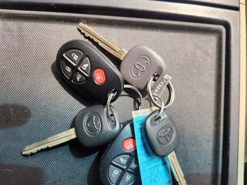 Used 2013 Toyota Sienna LE w/ Towing Pkg FWD image 21
