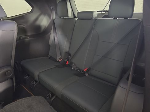 Used 2024 GMC Acadia AT4 image 19