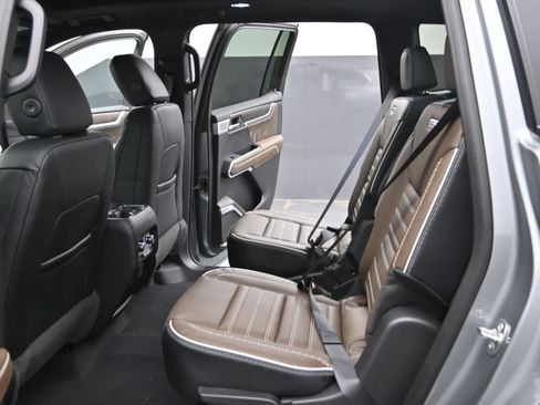 New 2026 GMC Acadia Denali Ultimate image 14