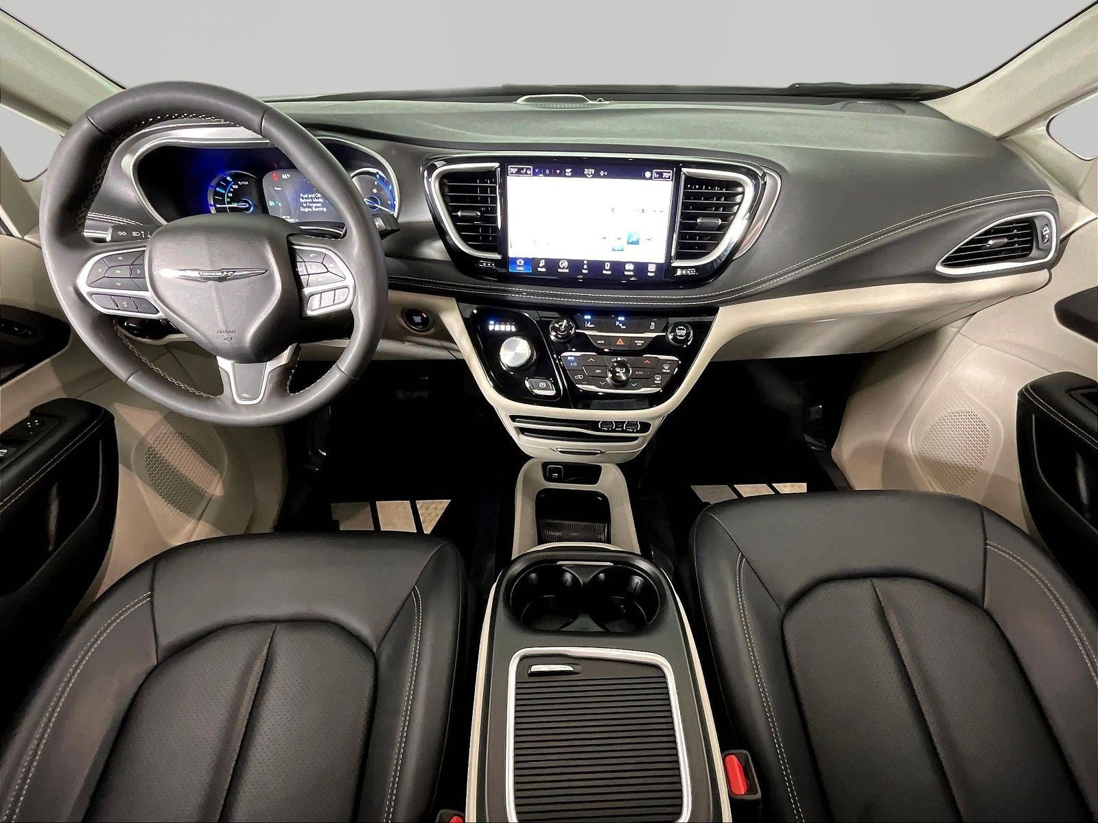 Used 2024 Chrysler Pacifica Limited FWD image 7