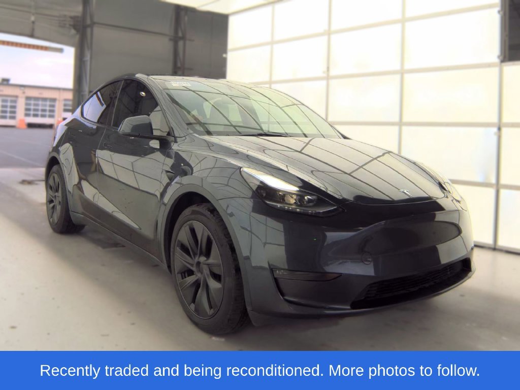 Used 2025 Tesla Model Y Long Range AWD/4WD image 1