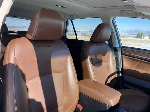 Used 2018 Subaru Outback 2.5i Touring image 16