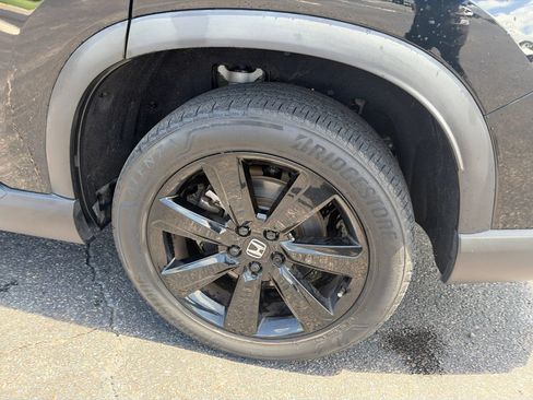 Used 2025 Honda Pilot Black Edition image 11