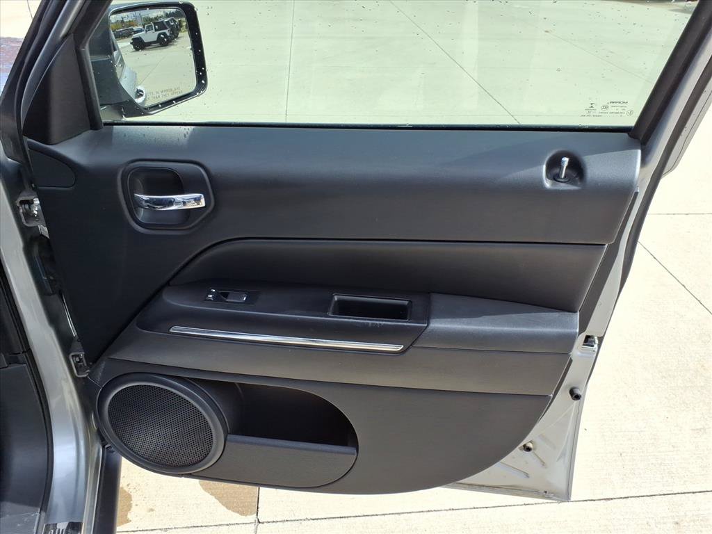 Used 2014 Jeep Patriot Limited w/ Sun/Sound Group AWD/4WD image 20