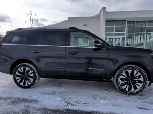 Used 2026 Ford Expedition Platinum w/ Driver's Package image 9
