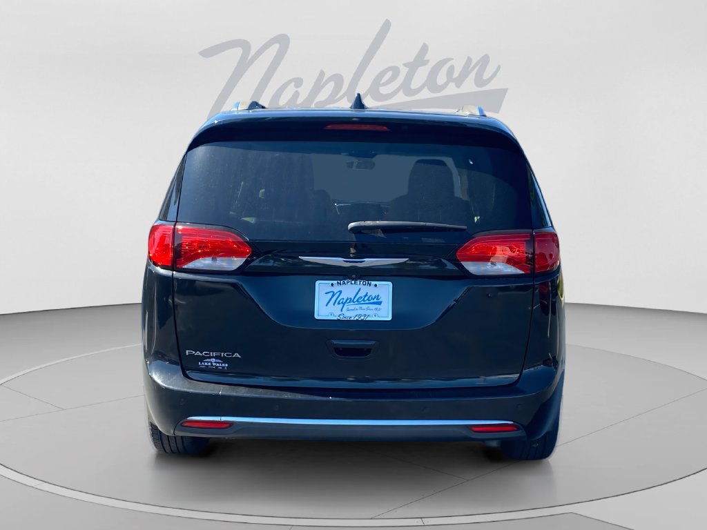 Used 2017 Chrysler Pacifica Touring-L Plus FWD image 4