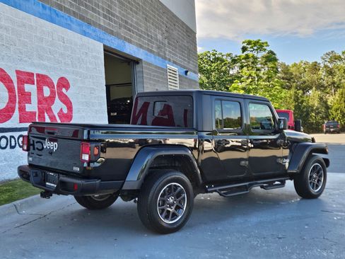 Used 2023 Jeep Gladiator Overland AWD/4WD image 7
