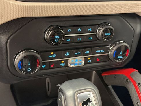 Used 2022 Ford Bronco Wildtrak AWD/4WD image 18