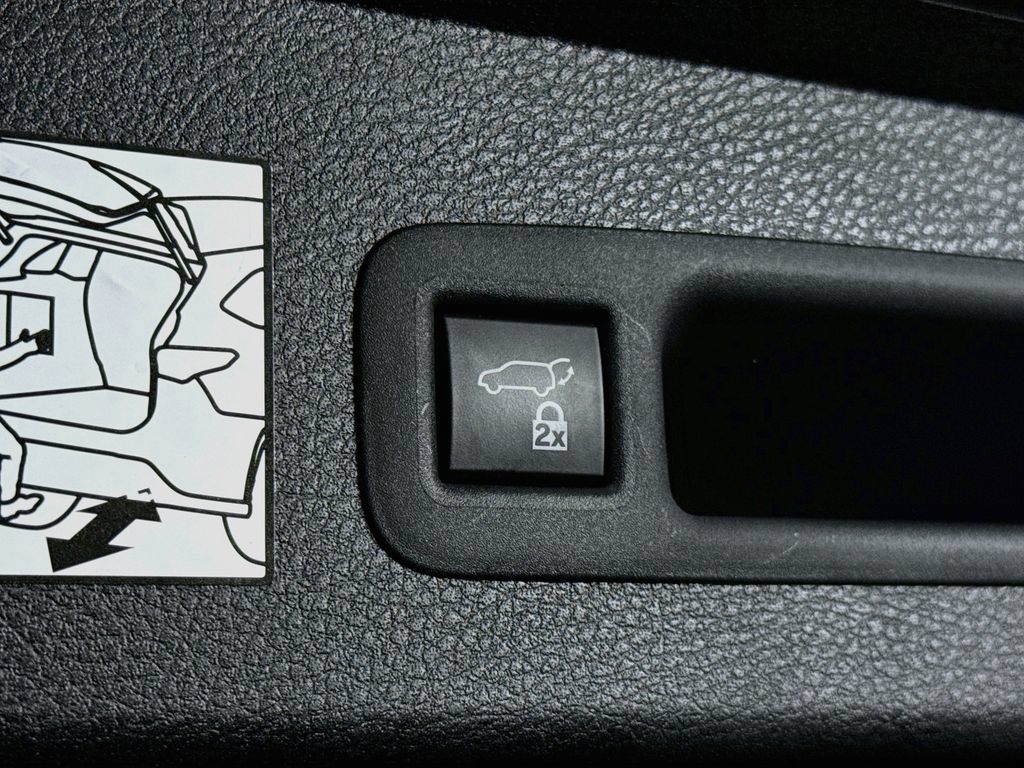 Certified 2024 Toyota Sienna Limited AWD/4WD image 30