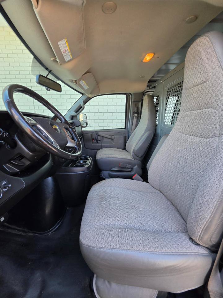 Used 2017 Chevrolet Express 2500 RWD image 12