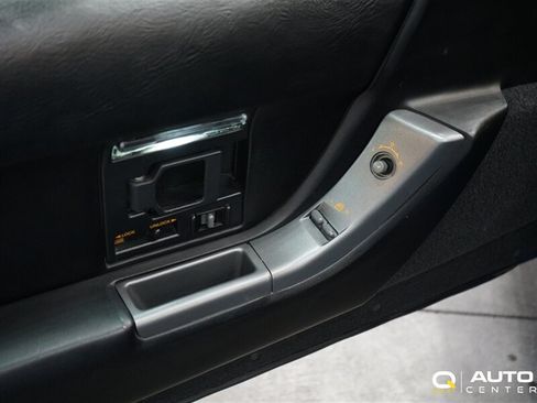 Used 1991 Chevrolet Corvette Convertible RWD image 18