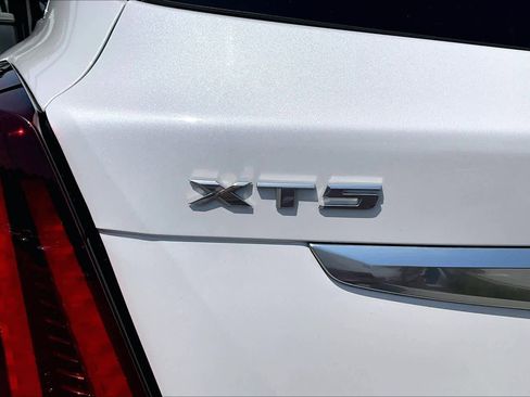 Used 2021 Cadillac XT5 Premium Luxury image 33