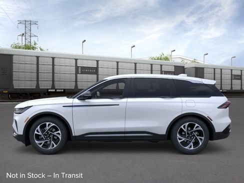 New 2026 Lincoln Nautilus Premier AWD/4WD image 3