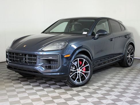 Certified 2025 Porsche Cayenne S image 1