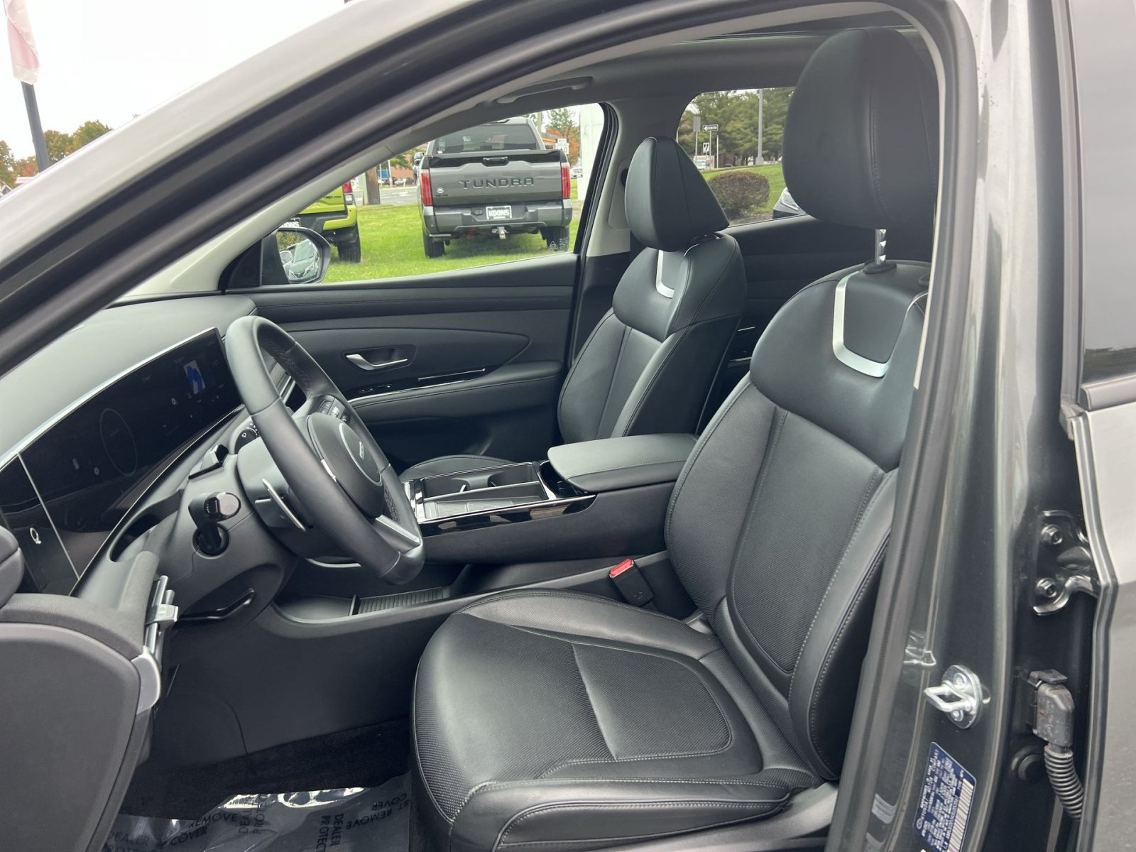 Used 2025 Hyundai Tucson Limited AWD/4WD image 13