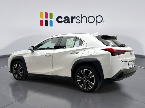 Used 2022 Lexus UX 200 image 3
