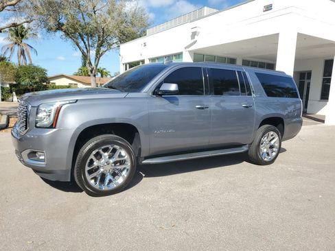 Used 2019 GMC Yukon XL SLT w/ Open Road Package image 2
