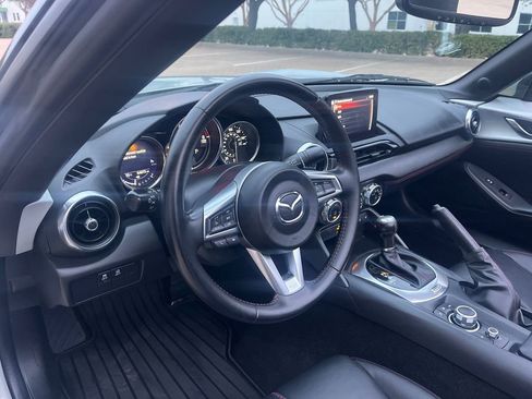 Used 2019 MAZDA MX-5 Miata Grand Touring image 18