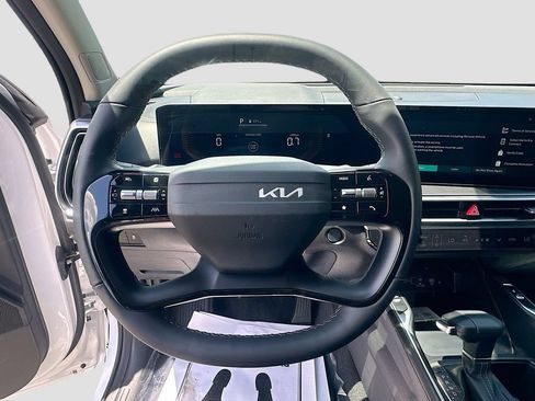 Certified 2026 Kia Sorento S FWD image 11