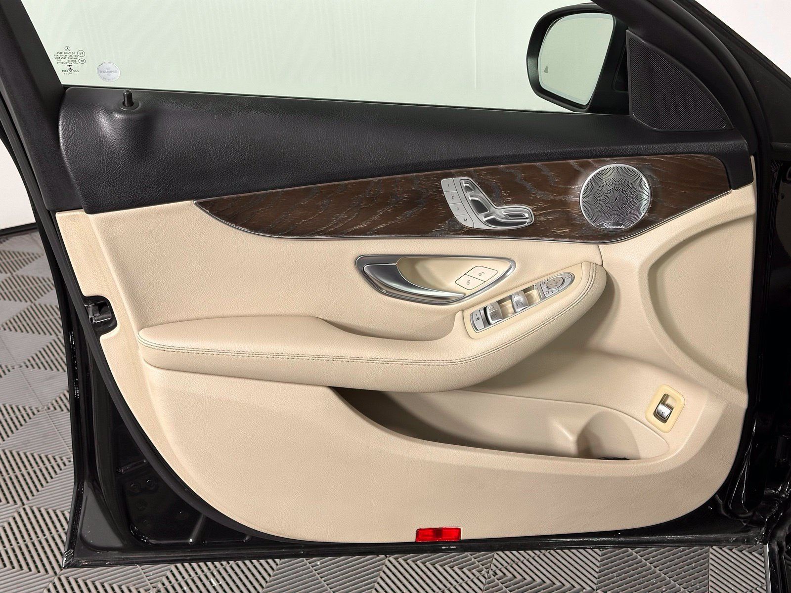 Used 2019 Mercedes-Benz C 300 Sedan image 32