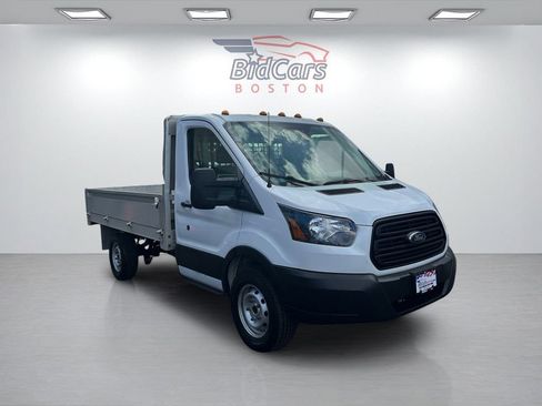 Used 2019 Ford Transit 250 138 RWD image 3