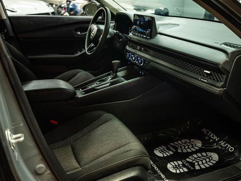 Used 2025 Honda Accord SE image 13