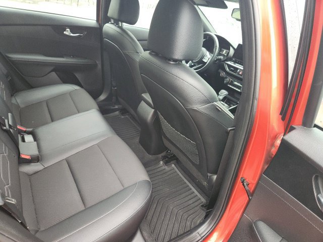 Used 2022 Kia Forte GT-Line w/ GT-Line Premium Package FWD image 4