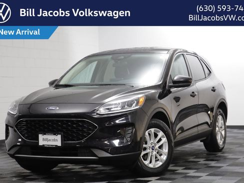 Used 2020 Ford Escape SE image 1
