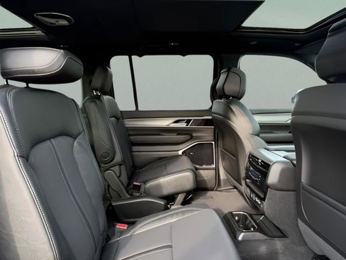 New 2026 Jeep Grand Wagoneer Limited AWD/4WD image 10