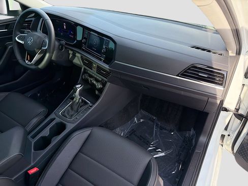 Used 2024 Volkswagen Jetta SE w/ Panoramic Sunroof Package FWD image 12