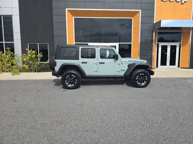 Used 2024 Jeep Wrangler Unlimited Rubicon 4xe w/ Dual Top Group AWD/4WD image 7