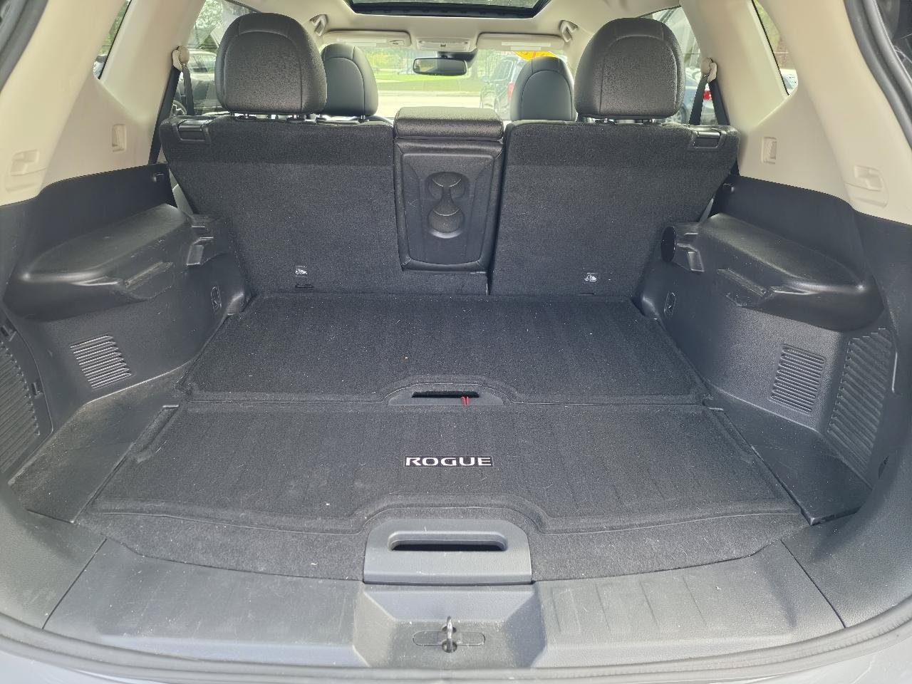 Used 2018 Nissan Rogue SL w/ Premium Package AWD/4WD image 17