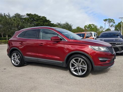 Used 2017 Lincoln MKC Reserve image 1