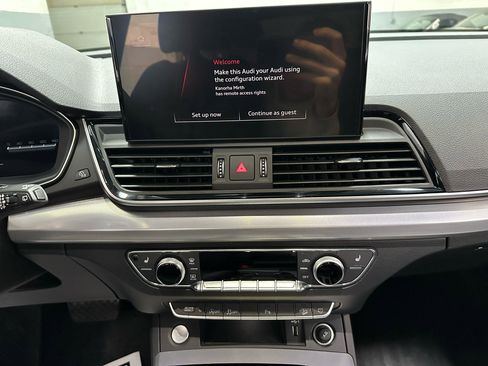 Used 2024 Audi Q5 2.0T Premium w/ Summer of Audi Package AWD/4WD image 18