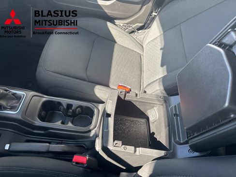 Used 2022 Jeep Wrangler Willys image 35