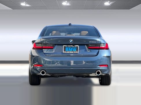 Used 2026 BMW 330i Sedan w/ Premium Package RWD image 9