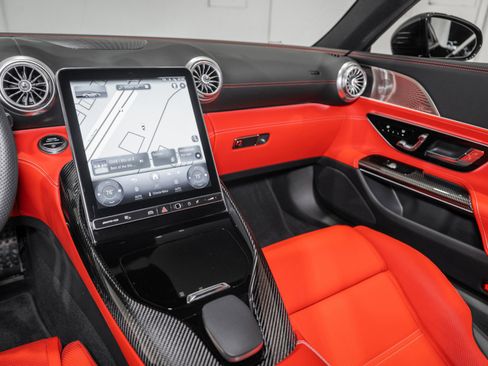 Used 2025 Mercedes-Benz AMG GT 63 image 31