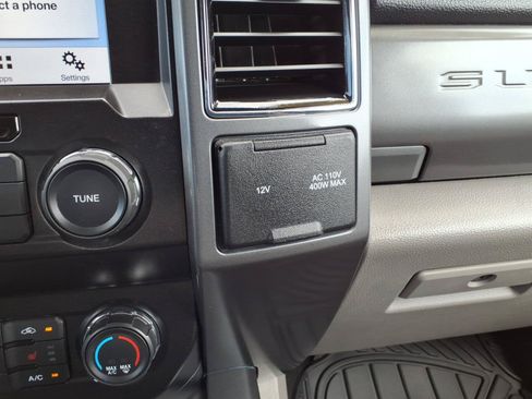 Used 2019 Ford F250 XLT w/ XLT Premium Package AWD/4WD image 26