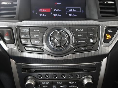 Used 2020 Nissan Pathfinder SL image 31