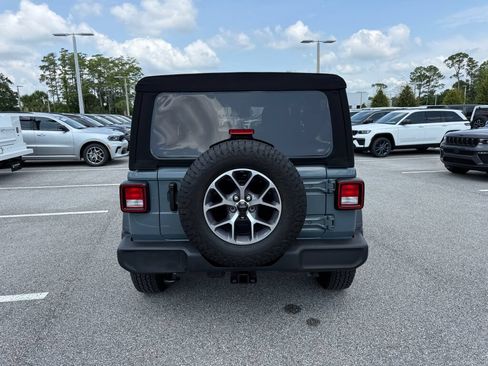 Used 2024 Jeep Wrangler Sport AWD/4WD image 4