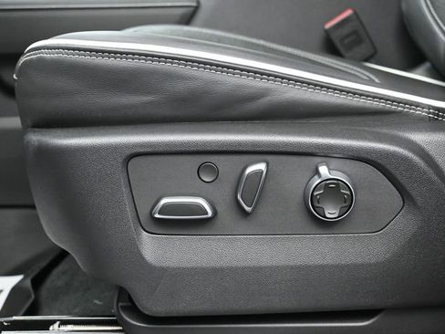 Used 2024 GMC Sierra 1500 AT4X image 11