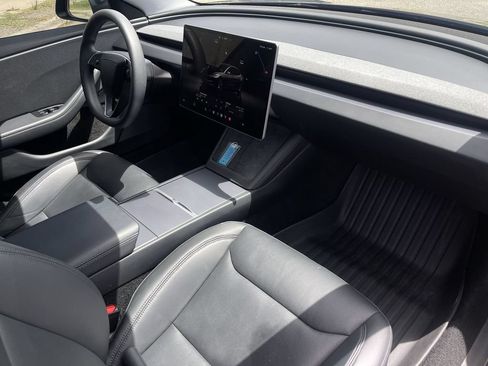 Used 2025 Tesla Model 3 Long Range RWD image 27