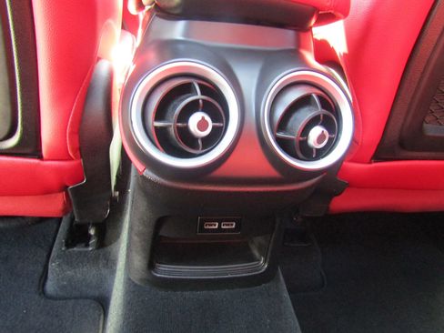 Used 2019 Alfa Romeo Stelvio Ti AWD/4WD image 19
