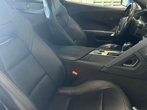 Used 2018 Chevrolet Corvette Stingray Coupe w/ Carbon Flash Badge Package RWD image 32
