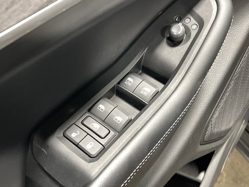 Used 2023 Jeep Grand Cherokee Limited image 8