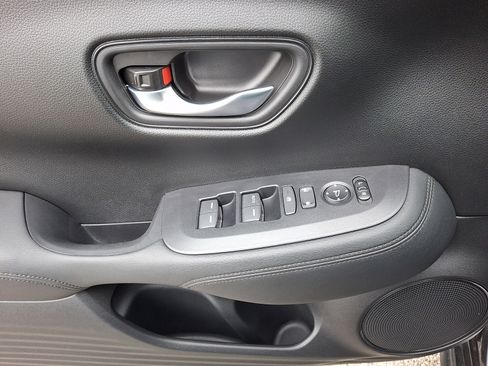 Certified 2023 Honda HR-V LX image 12