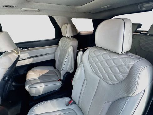 Used 2022 Hyundai Palisade Limited FWD image 19