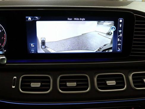 Used 2024 Mercedes-Benz GLS 580 4MATIC image 32